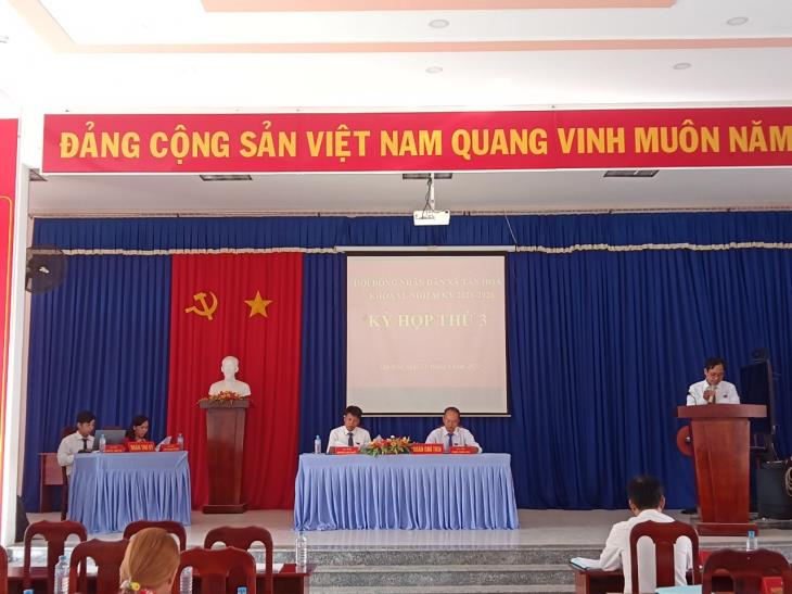 Hội đồng nhân dân xã Tân Hòa tổ chức kỳ họp thứ 3